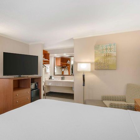 Best Western Oxnard Inn Extérieur photo