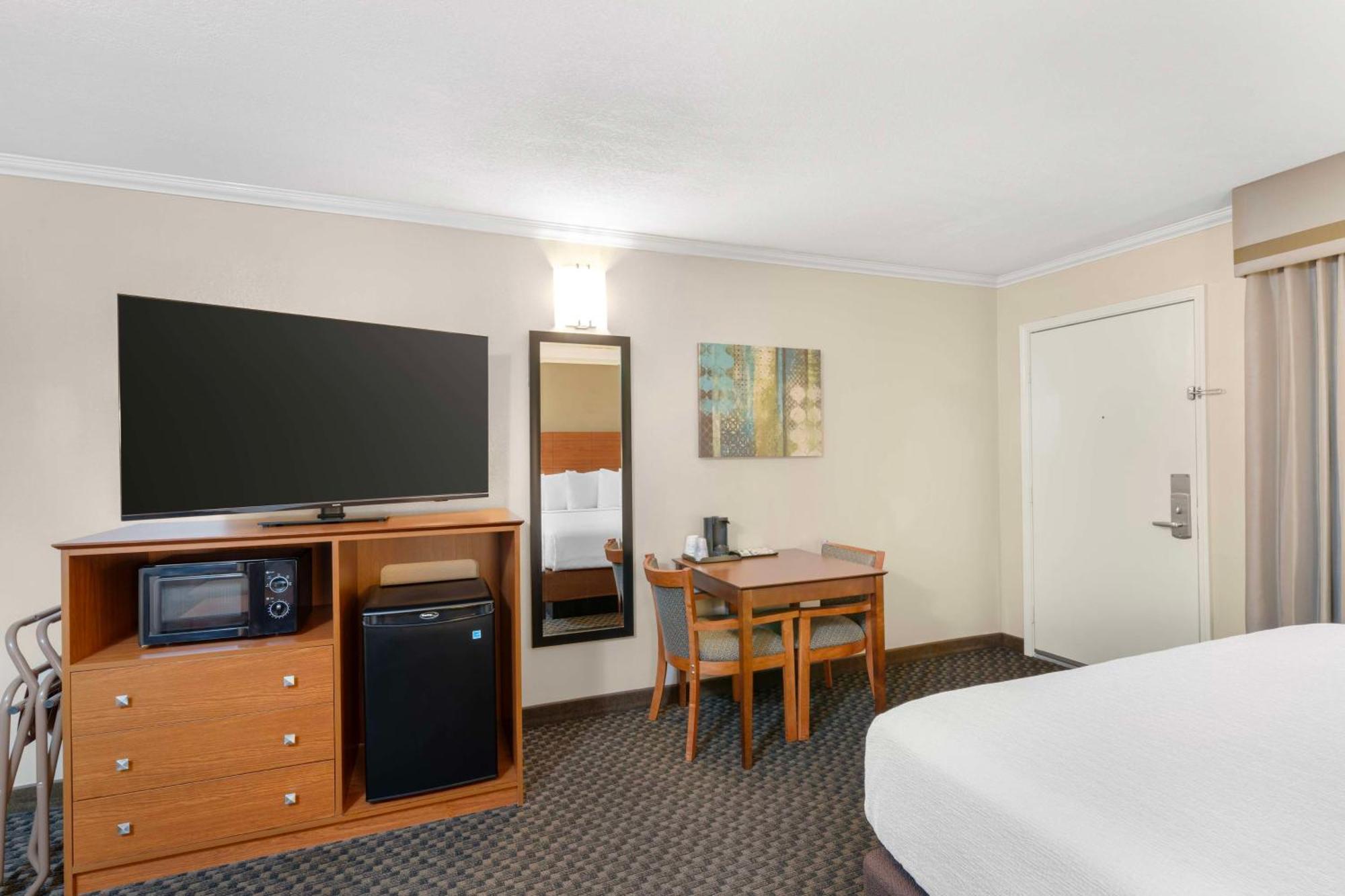 Best Western Oxnard Inn Extérieur photo